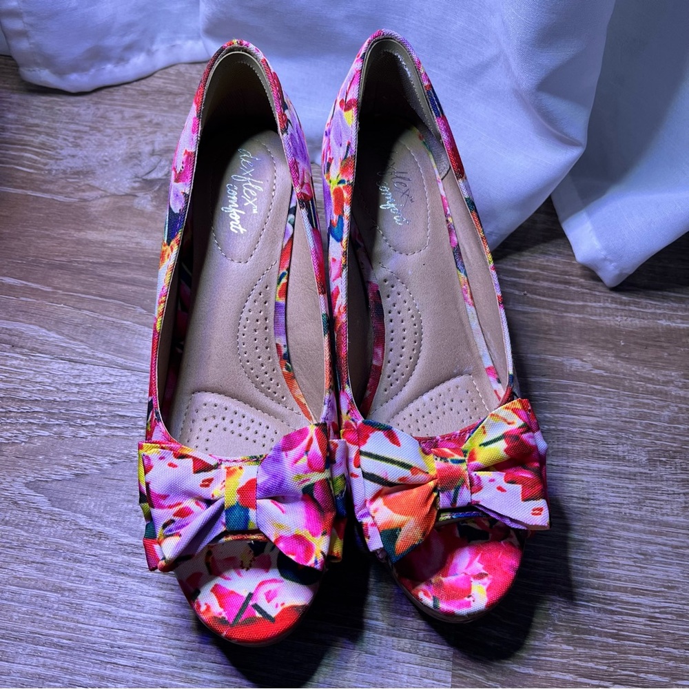 Dexflex Comfort Pink Floral Wedges - Picture 3 of 6